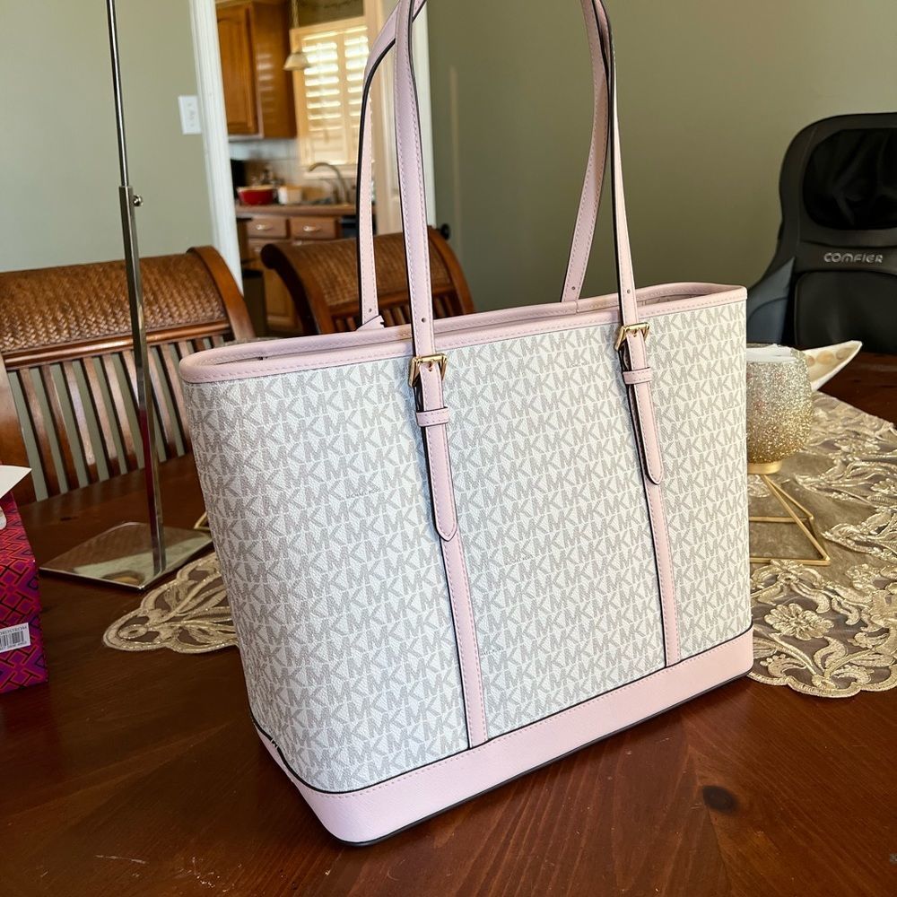 Michael Kors LG travel tote - Picture 3 of 13